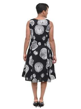 NWT Tulip Clothing Poppie Dress Black Cotton V Neck Pocket Dress Size LARGE